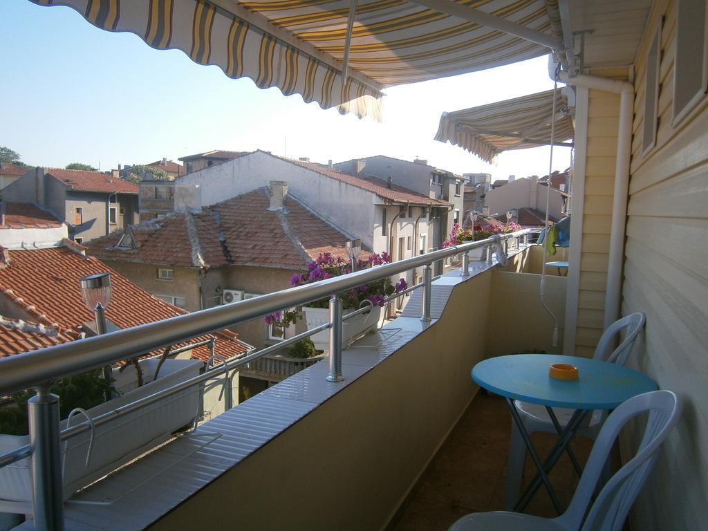 Morska Zvezda Guest House Pomorie Habitación foto